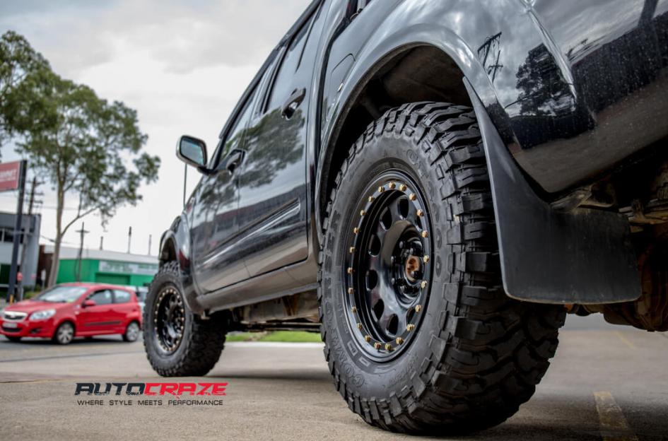 NISSAN NAVARA D LOCKER BLACK